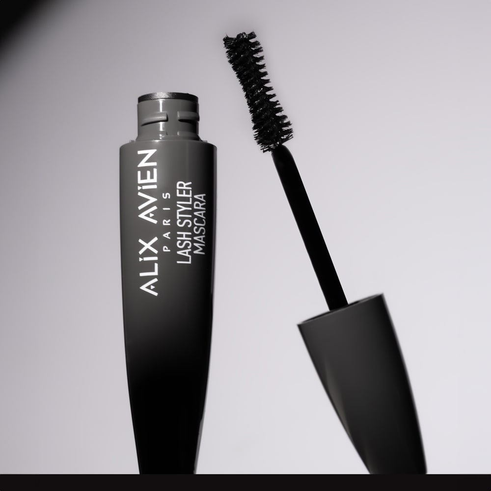 ALIX AVIEN LASH STYLER MASCARA